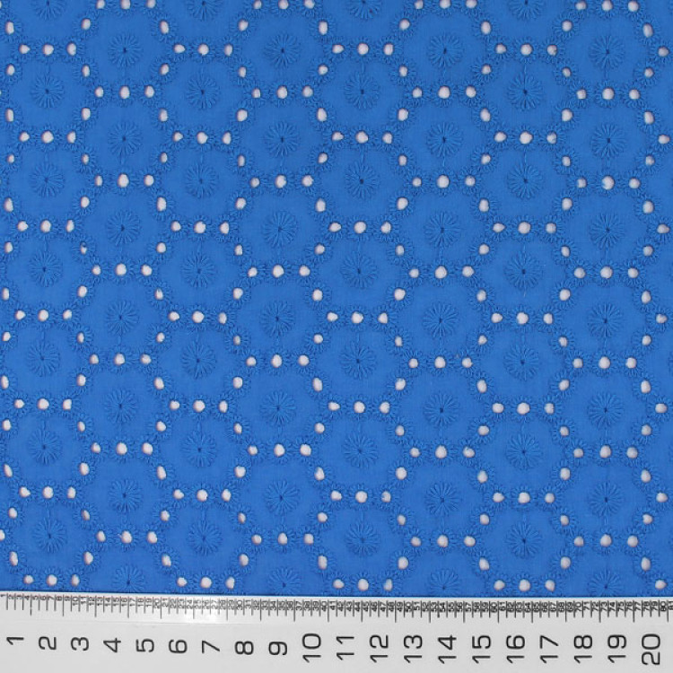 Ткань блузочная синего цвета с вышивкой