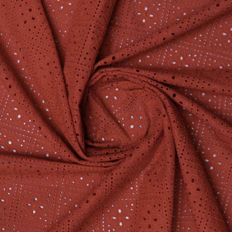 Ткань блузочная ярко-красного цвета с вышивкой