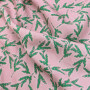 Муслин розового цвета с зеленым принтом