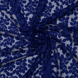 Аппликация на сетке синего цвета