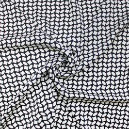 Атласная ткань с черно-белым принтом Атласная ткань с черно-белым принтом