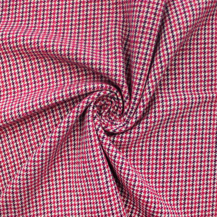 Костюмная ткань красного цвета в "гусиную лапку" Костюмная ткань красного цвета в "гусиную лапку"