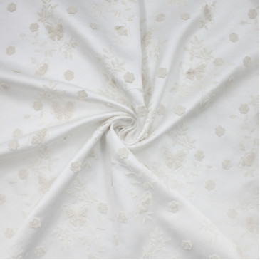 Атлас с цветочной аппликацией