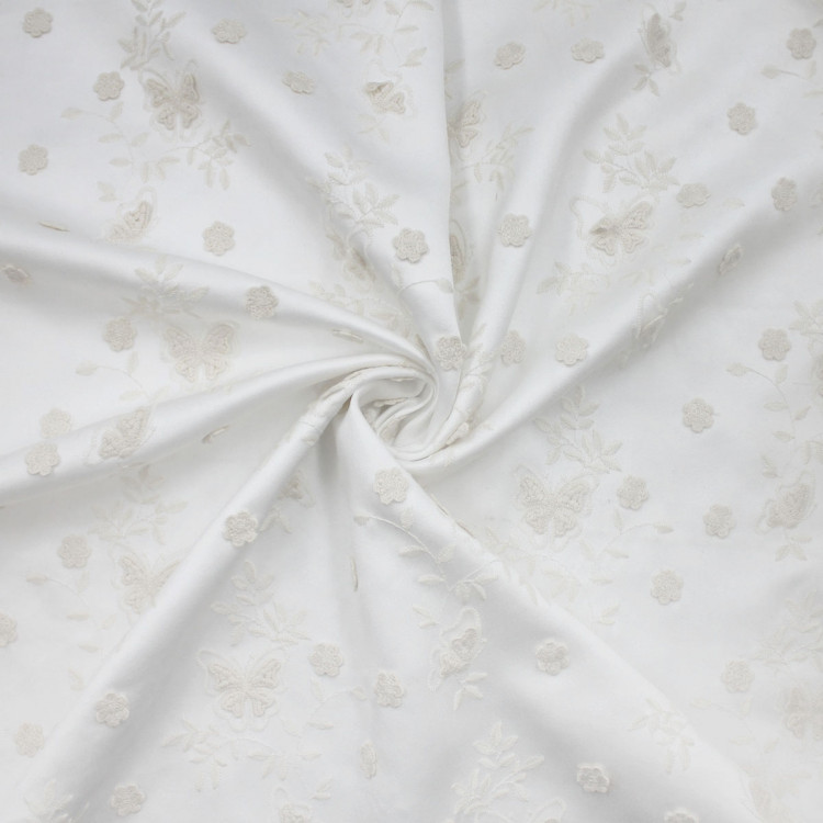 Атлас с цветочной аппликацией