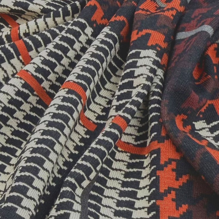 Трикотажная ткань в рыже-серую клетку