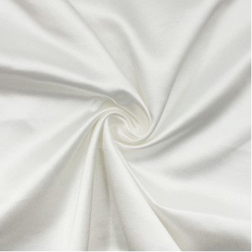 Ткань шелковая молочного цвета