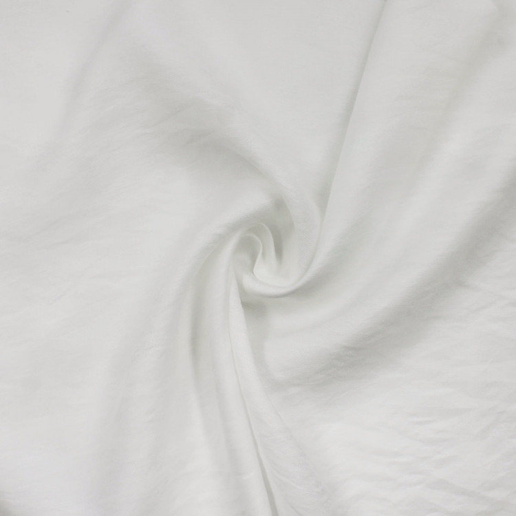 Плательная ткань молочного цвета