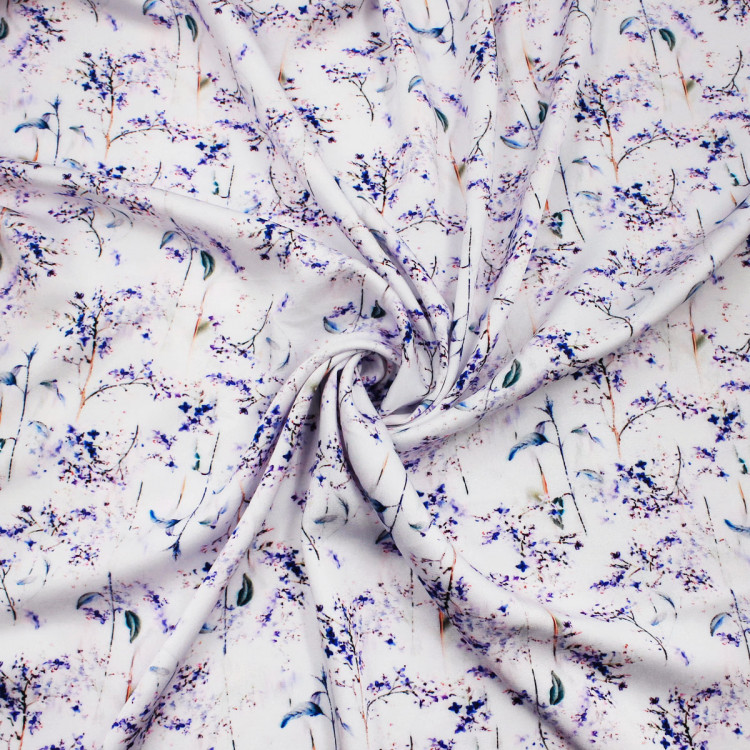 Ткань сатин из вискозы в фиолетовые цветы