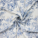 Плательная ткань с молочно-голубым растительным принтом
