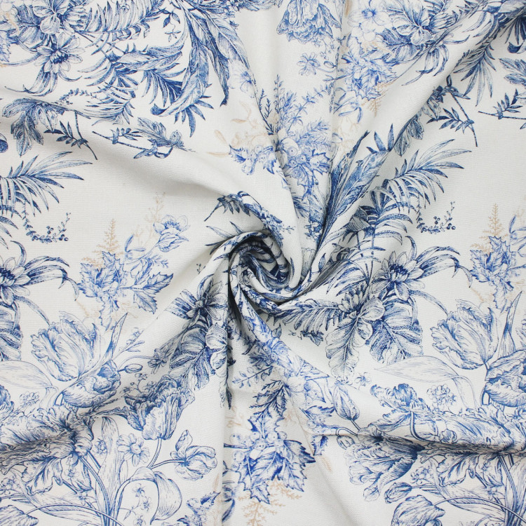 Плательная ткань с молочно-голубым растительным принтом