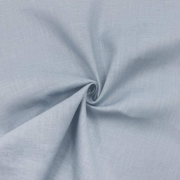 Плательная ткань цвета талой воды из крапивы