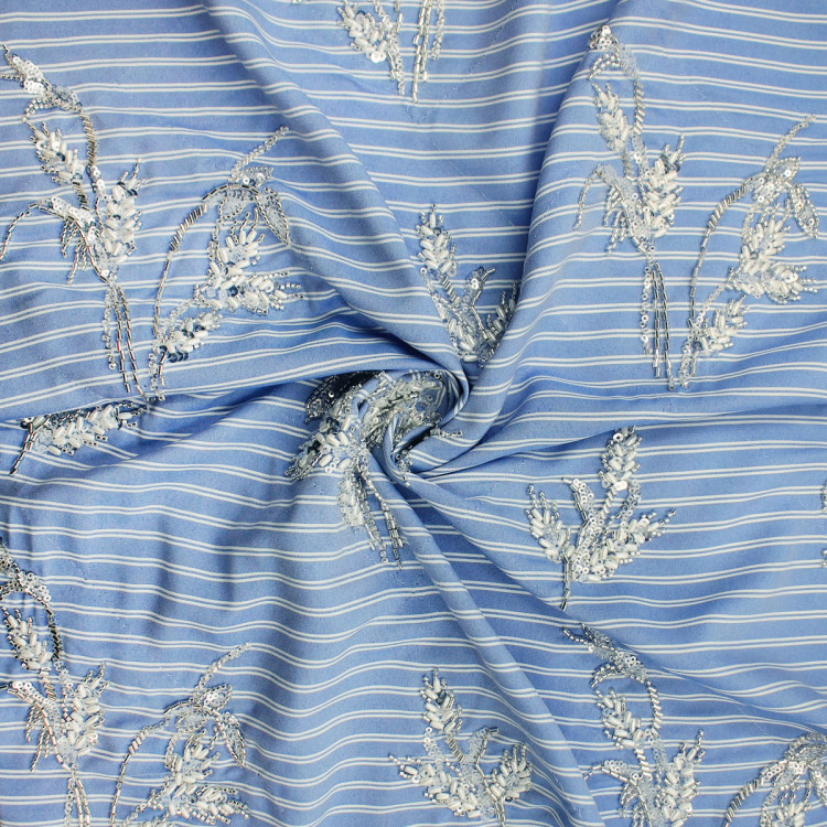 Ткань голубого цвета вышивка с пайетками и стеклярусом